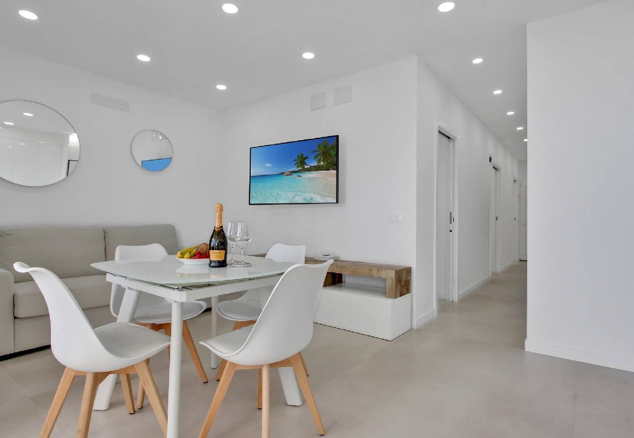 Appartamento a Arona - Casa Marinita, Penthouse By The Sea 
