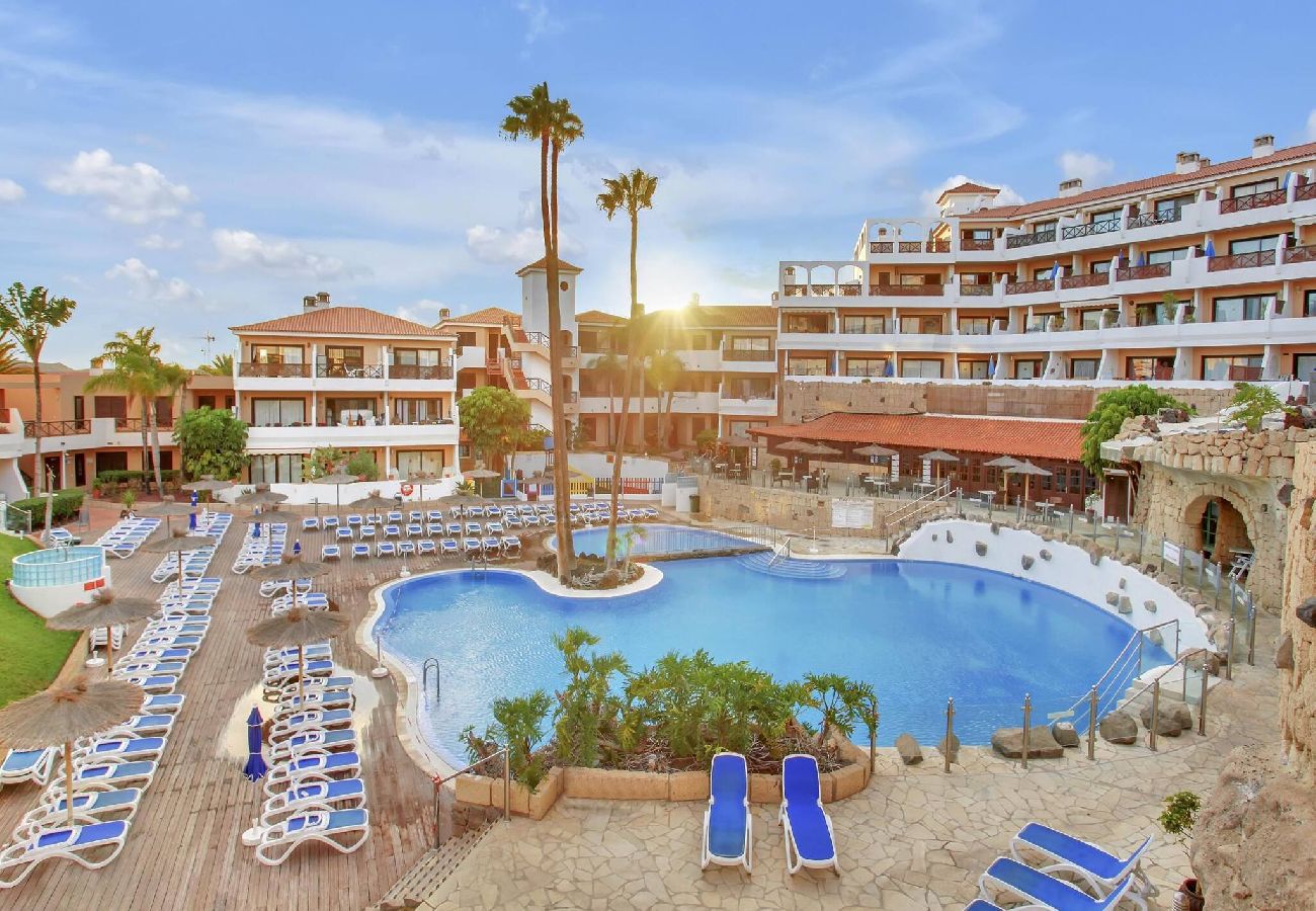 Studio a San Miguel de Abona - Zen Holidays, Heated Pool, Cond. Air, Terrace 