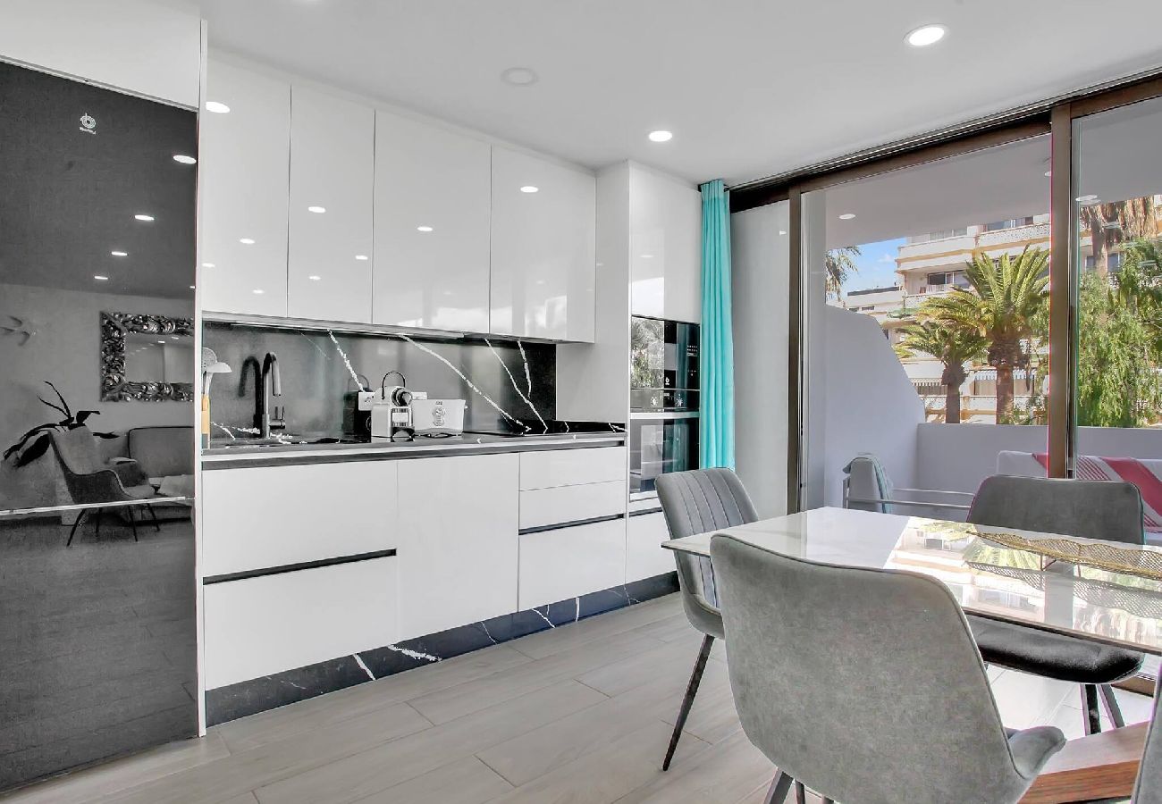 Appartamento a Playa de Las Americas - Charming Las Americas, Terrace, Fiber, Pool 